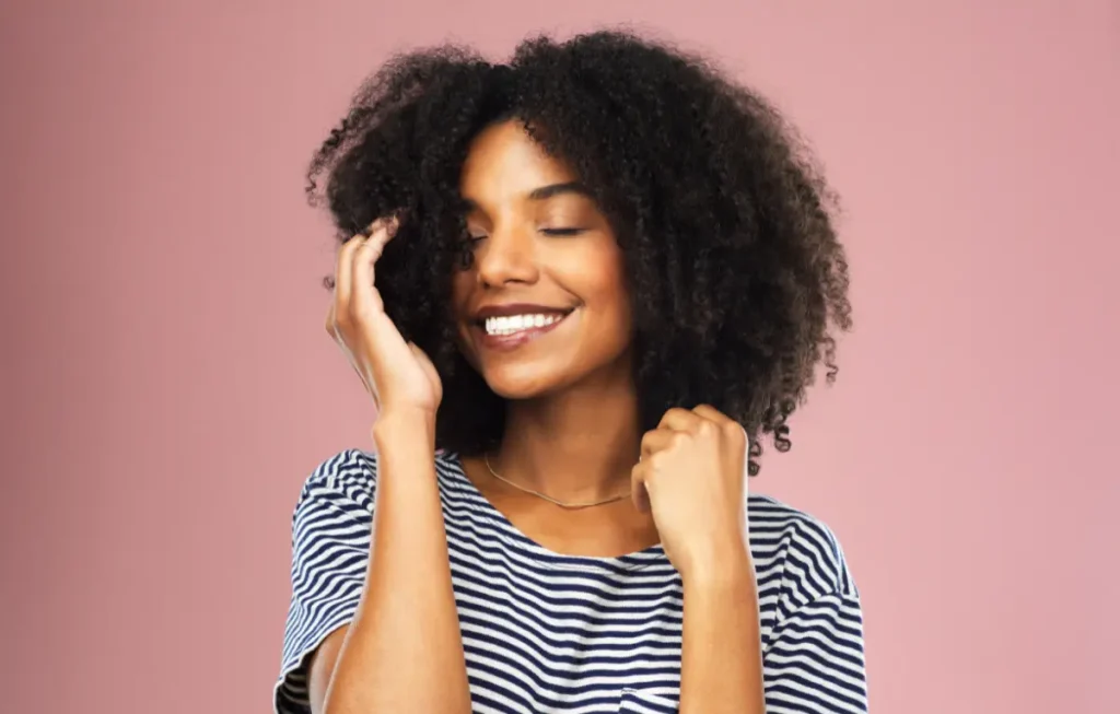 Cabelo crespo curto feminino As melhores dias para cuidar dos seus cabelos Cabelo crespo curto feminino As melhores dias para cuidar dos seus cabelos